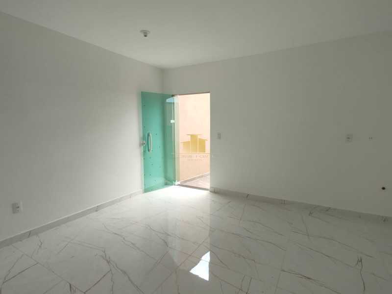 Casa à venda com 2 quartos, 100m² - Foto 3