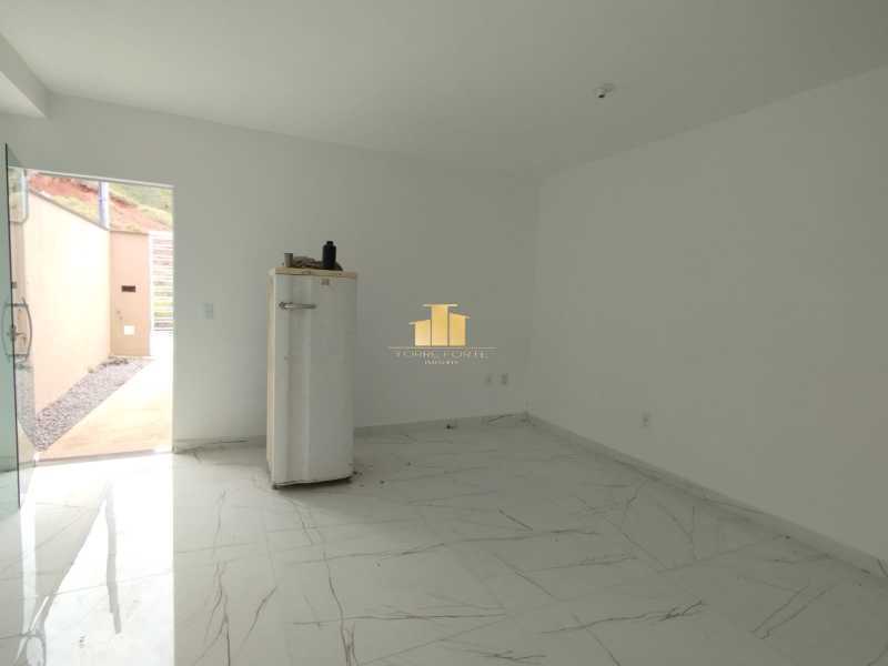 Casa à venda com 2 quartos, 100m² - Foto 4