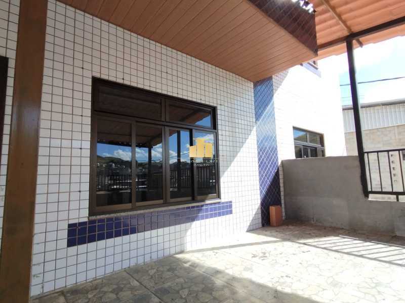 Casa à venda com 3 quartos, 110m² - Foto 2