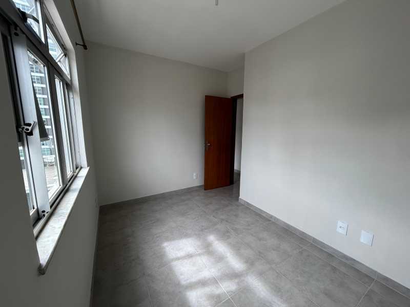 Apartamento para alugar com 2 quartos, 68m² - Foto 13