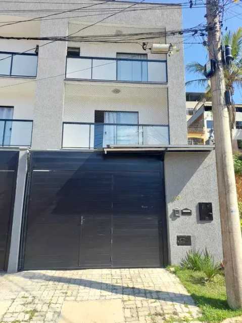 Casa à venda com 3 quartos, 224m² - Foto 1