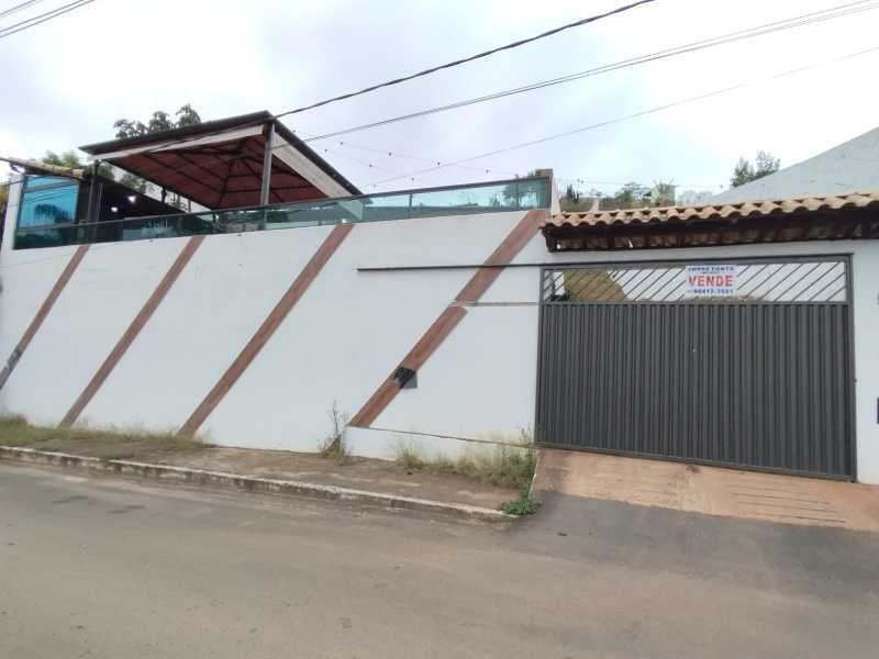 Chácara à venda com 2 quartos, 250m² - Foto 1