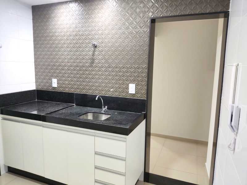 Apartamento para alugar com 2 quartos, 70m² - Foto 12