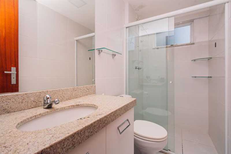 Apartamento à venda com 2 quartos, 70m² - Foto 11