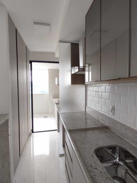 Apartamento à venda com 2 quartos, 60m² - Foto 7