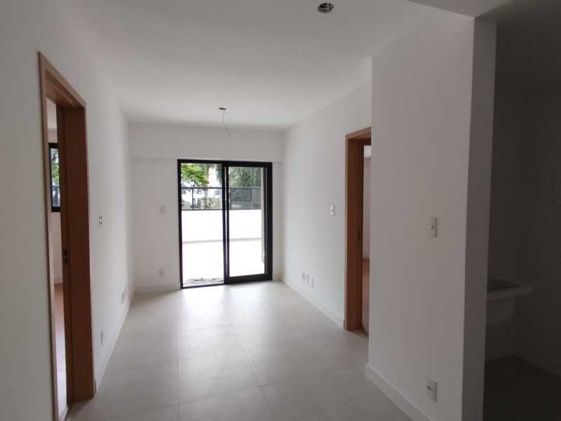 Apartamento à venda com 2 quartos, 99m² - Foto 2