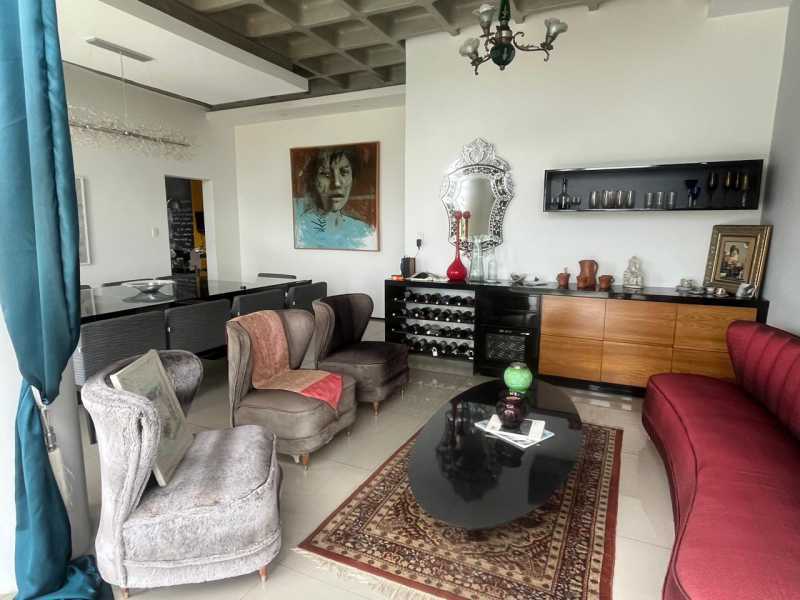 Casa à venda com 4 quartos, 900m² - Foto 14