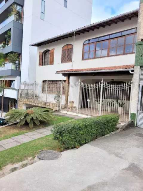 Casa para alugar com 5 quartos, 300m² - Foto 2