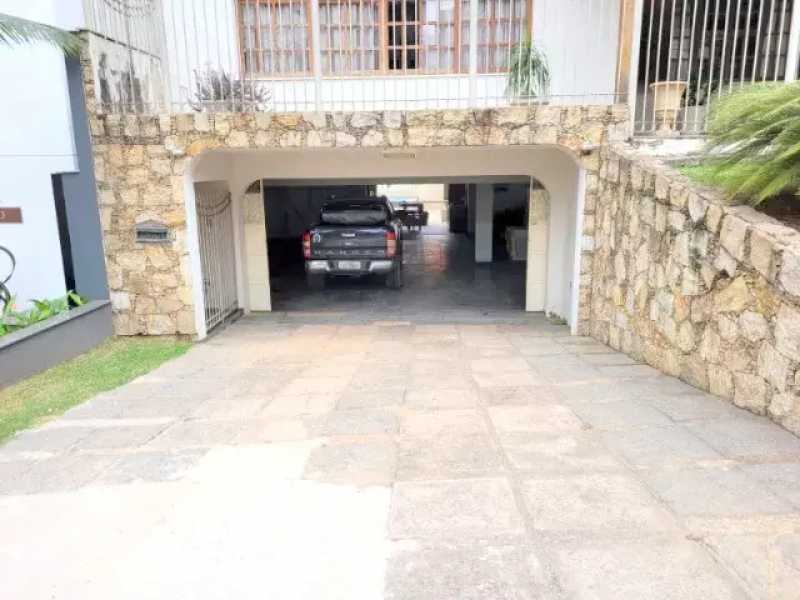 Casa para alugar com 5 quartos, 300m² - Foto 4