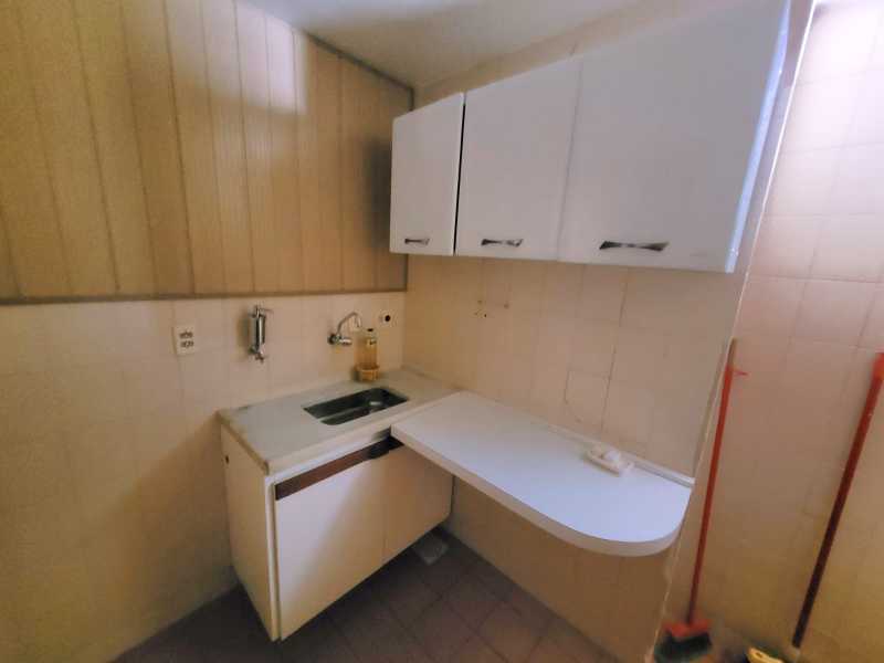 Apartamento para alugar com 1 quarto, 45m² - Foto 13