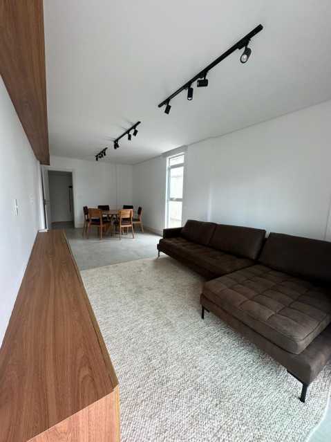 Apartamento à venda com 4 quartos, 200m² - Foto 4