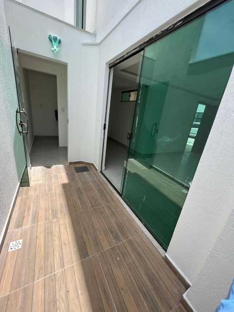 Casa à venda com 2 quartos, 104m² - Foto 2