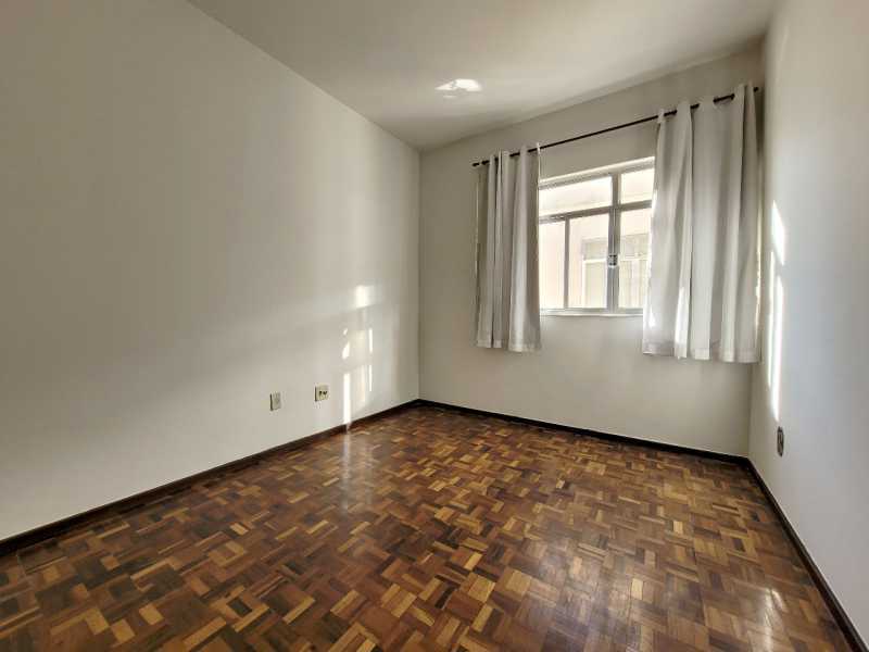 Apartamento à venda com 2 quartos, 70m² - Foto 4