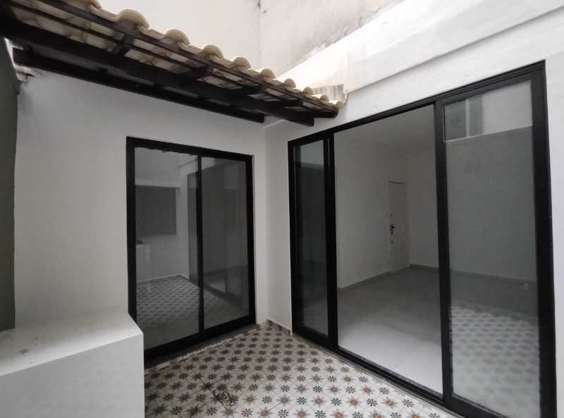 Apartamento à venda com 3 quartos, 76m² - Foto 1