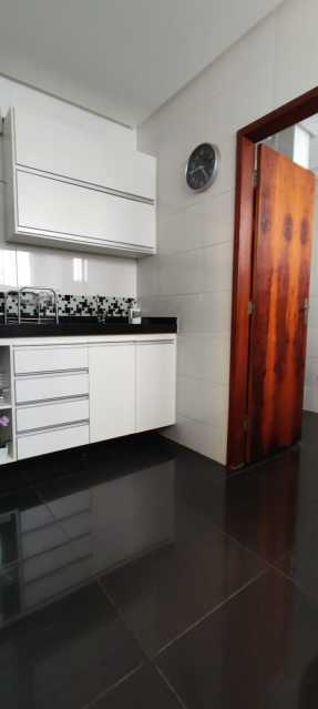 Apartamento à venda com 2 quartos, 67m² - Foto 13