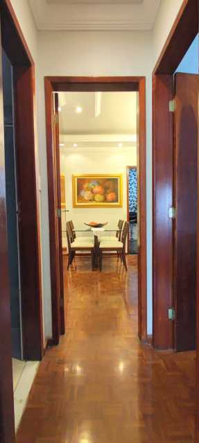 Apartamento à venda com 2 quartos, 67m² - Foto 3