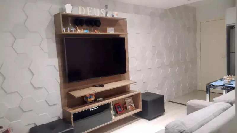 Apartamento à venda com 2 quartos, 70m² - Foto 2