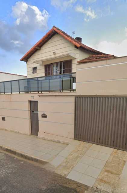 Casa à venda com 4 quartos, 107m² - Foto 1