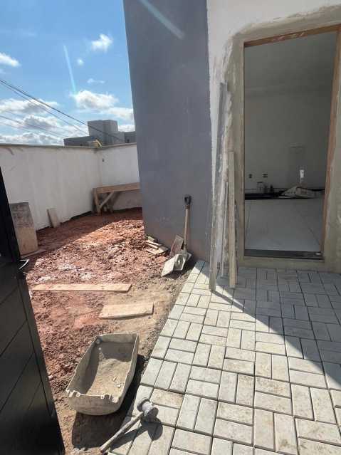 Casa à venda com 3 quartos, 100m² - Foto 2