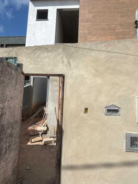 Casa à venda com 3 quartos, 100m² - Foto 1