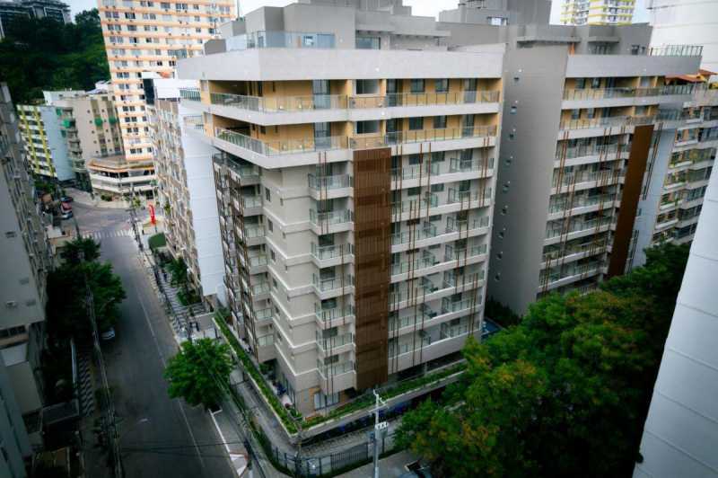 Apartamento à venda com 3 quartos, 146m² - Foto 3