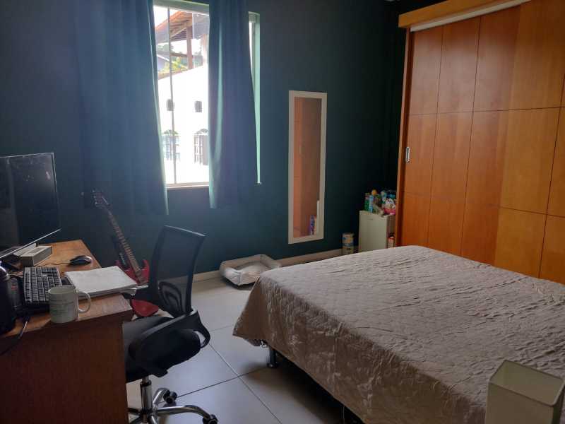 Casa de Condomínio à venda com 4 quartos, 200m² - Foto 4