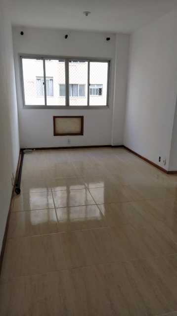 Apartamento à venda com 2 quartos, 68m² - Foto 4