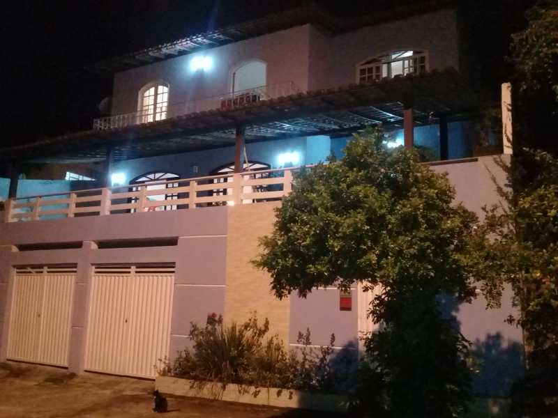 Casa de Condomínio à venda com 5 quartos, 130m² - Foto 3