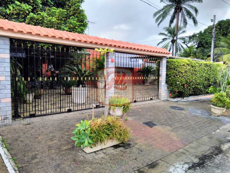 Casa de Condomínio à venda com 4 quartos, 238m² - Foto 2