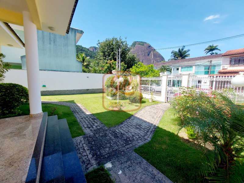 Casa de Condomínio à venda com 2 quartos, 240m² - Foto 4