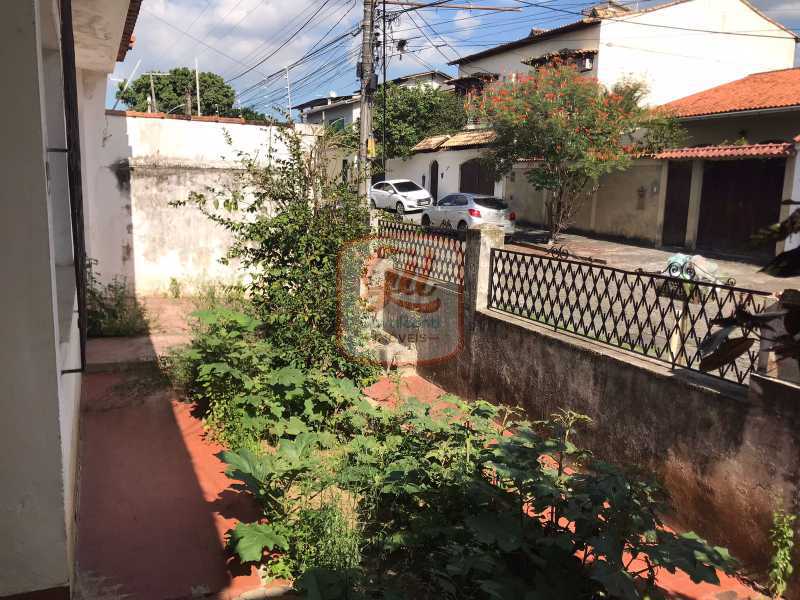 Casa à venda com 4 quartos, 278m² - Foto 2