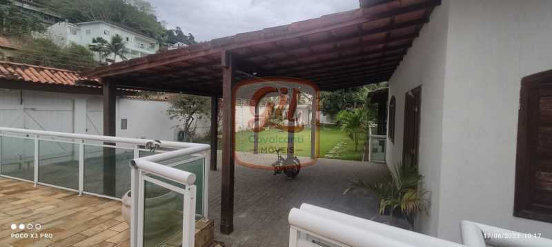 Casa de Condomínio à venda com 3 quartos, 258m² - Foto 3