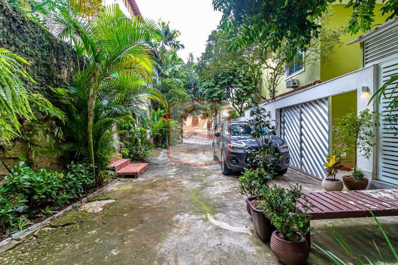 Casa de Vila à venda com 4 quartos, 595m² - Foto 22