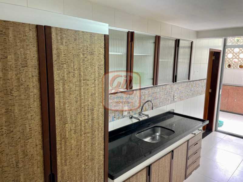 Apartamento à venda com 2 quartos, 67m² - Foto 4