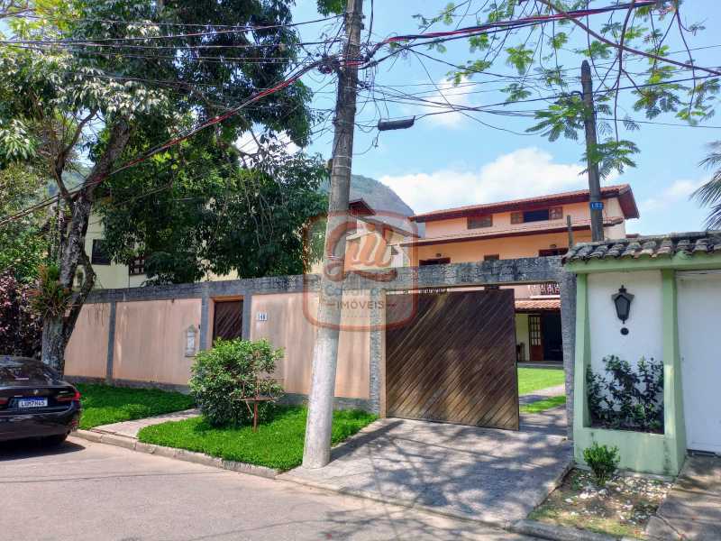 Casa de Condomínio à venda com 3 quartos, 310m² - Foto 2