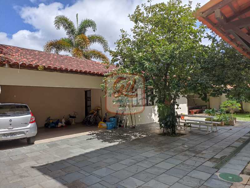 Casa de Condomínio à venda com 4 quartos, 423m² - Foto 3