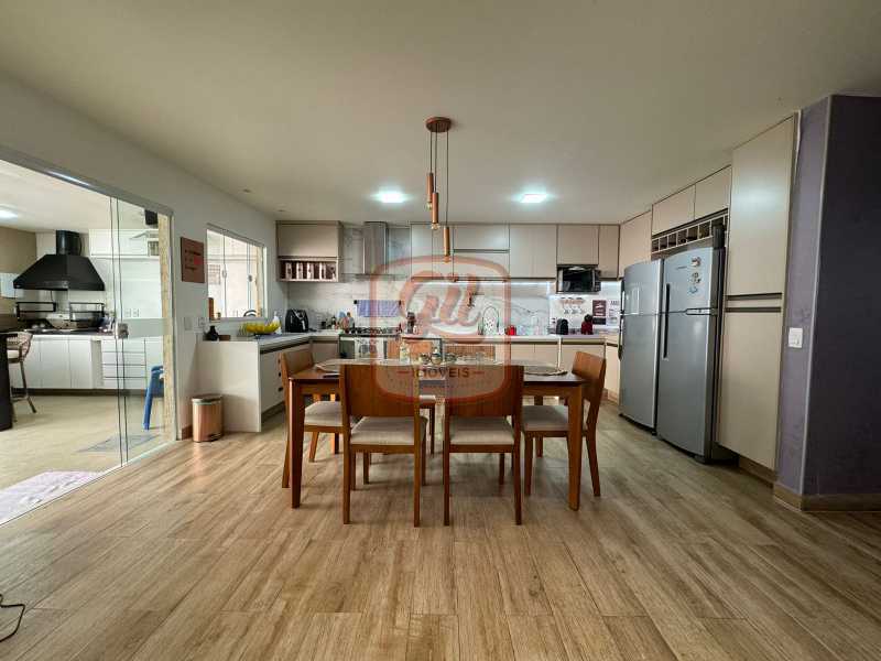 Casa de Condomínio à venda com 4 quartos, 195m² - Foto 2