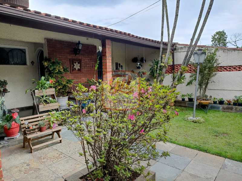 Casa de Condomínio à venda com 3 quartos, 158m² - Foto 1