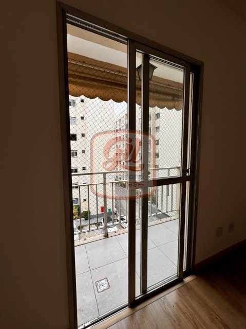 Apartamento à venda com 2 quartos, 64m² - Foto 2