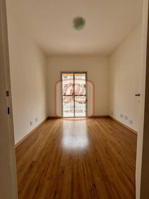 Apartamento à venda com 2 quartos, 64m² - Foto 4