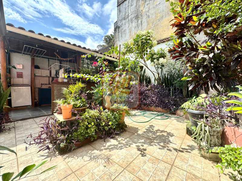 Casa de Condomínio à venda com 2 quartos, 119m² - Foto 2