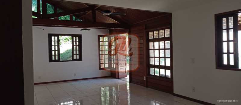 Casa de Condomínio à venda com 4 quartos, 224m² - Foto 2