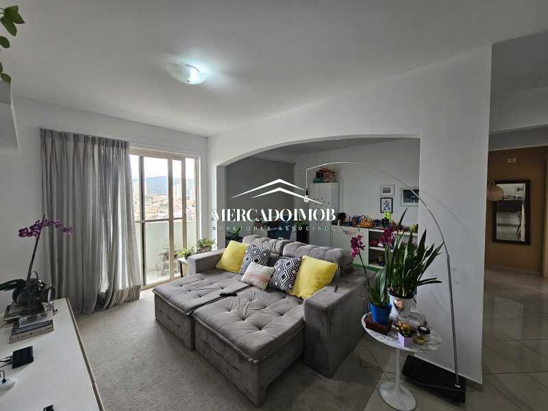 Apartamento à venda com 2 quartos, 110m² - Foto 1