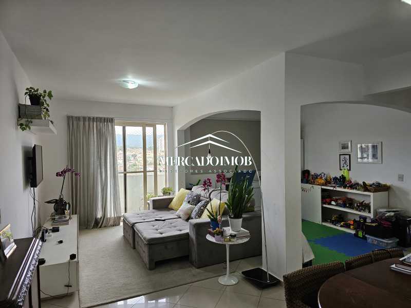 Apartamento à venda com 2 quartos, 110m² - Foto 2