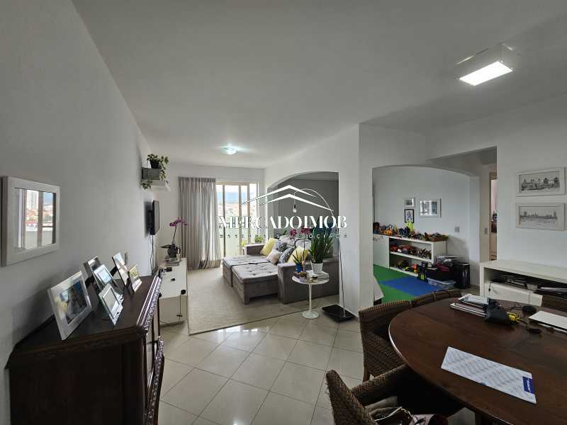 Apartamento à venda com 2 quartos, 110m² - Foto 3