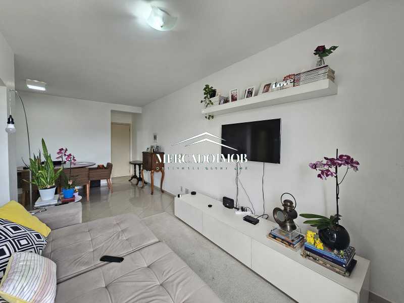 Apartamento à venda com 2 quartos, 110m² - Foto 9