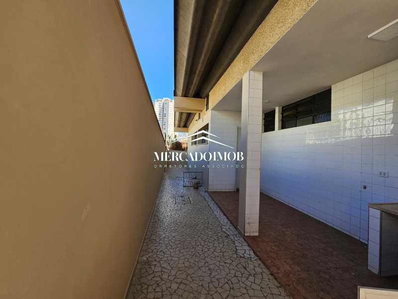 Casa para alugar com 4 quartos, 275m² - Foto 3