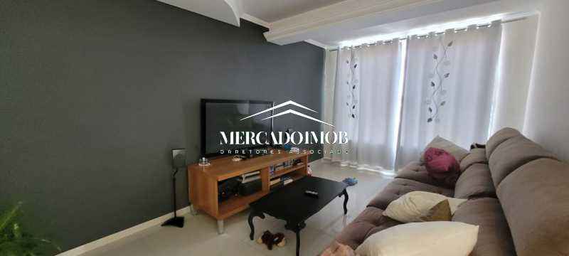 Casa de Condomínio à venda e aluguel com 4 quartos, 200m² - Foto 2