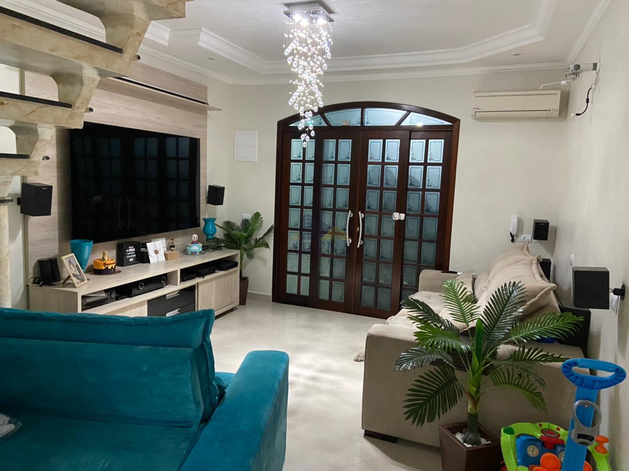Casa à venda com 4 quartos - Foto 1