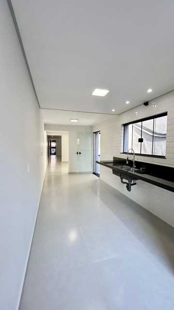 Casa à venda com 3 quartos, 192m² - Foto 9